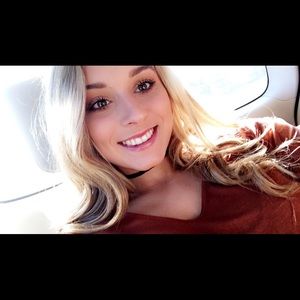 Meet your posher, Lauren!